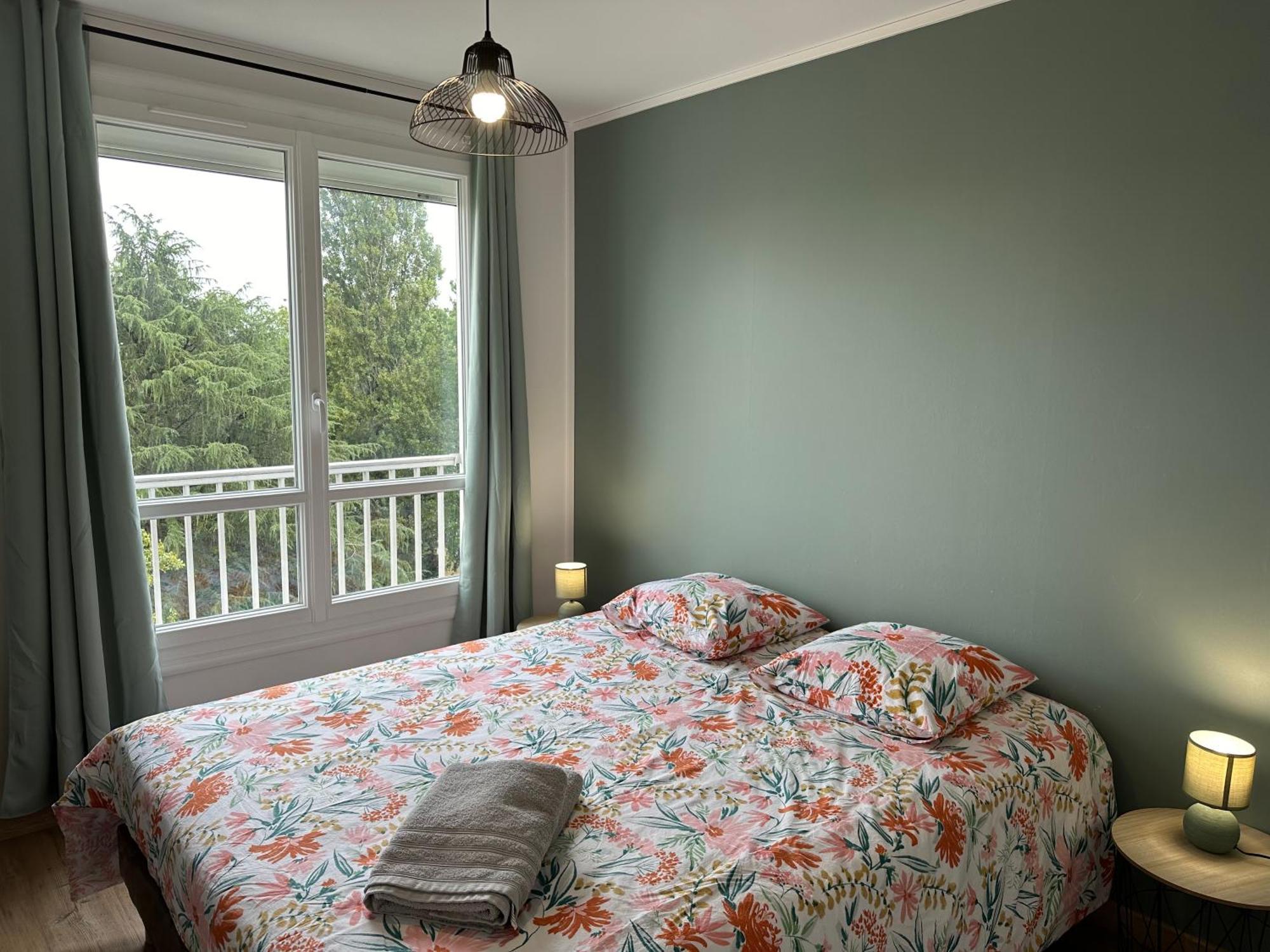 Le Grand Parc 13 - 2 Chambres - Wifi - Parking Chateauroux Exterior photo